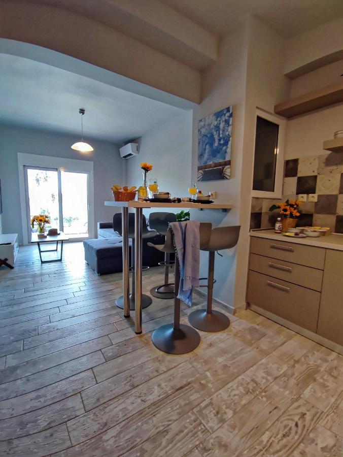 Seaview-Apartments Palaiá Fókaia エクステリア 写真