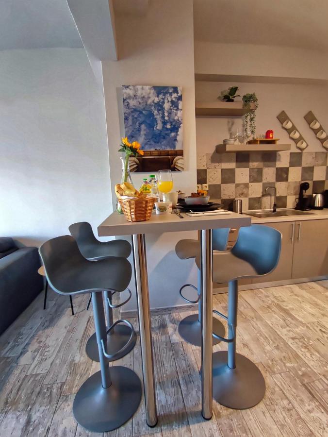 Seaview-Apartments Palaiá Fókaia エクステリア 写真